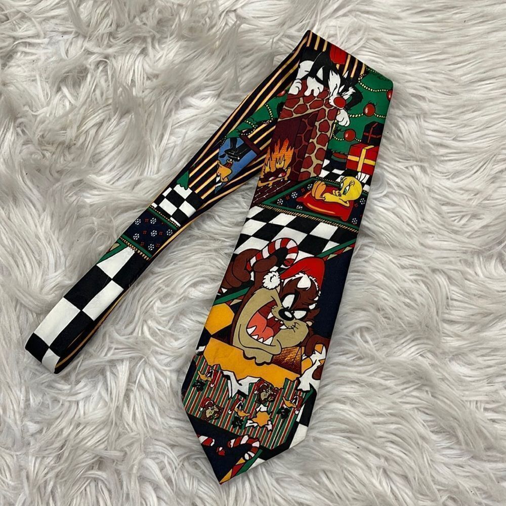 𝅺Vintage Looney Tunes Mania Christmas Tie